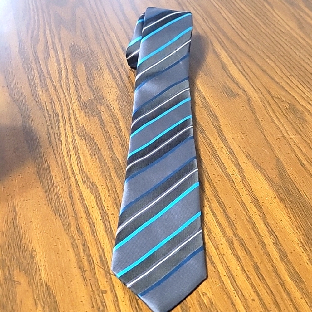 Alfani Tie 100% Polyester. Classic Gray Black Blue Striped